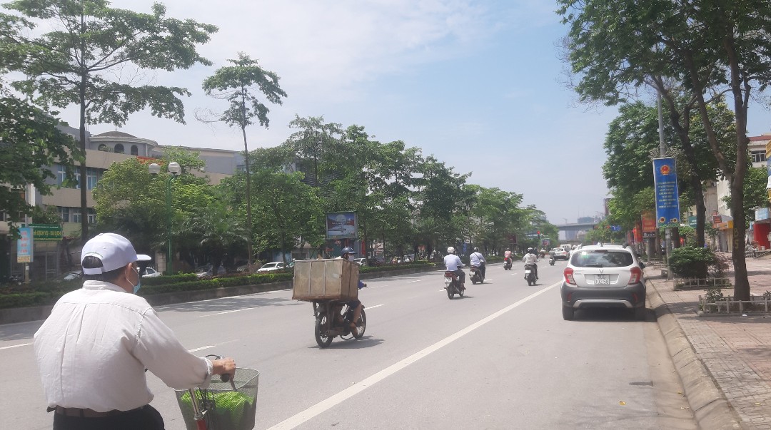 Bán nhà đất Nguyễn Văn Cừ Long Biên, lô góc, ô tô, kinh doanh, dt: 130m2, mt: 17m. Giá 16.5 tỷ.
